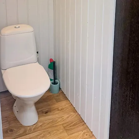 8 Person In Flatraket-by Traum *